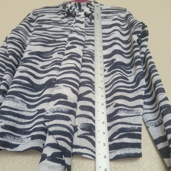 Nine west Top with navy blue and white animal print collar Long ties Medium Size - Picture 4 of 13
